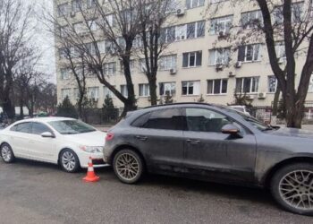 Кропивницький: На Ельворті зіштовхнулися три іномарки