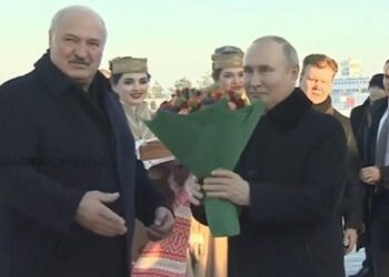 Розвідник каже, що на зустріч до Лукашенко їздив двійник Путіна