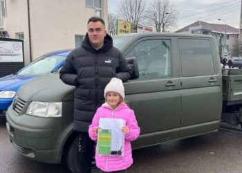 Семирічна волонтерка зібрала кошти на чергове авто для ЗСУ