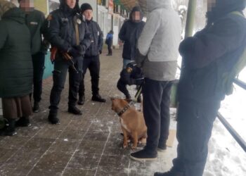 Замовив «біодобавки», а забрав наркотики: в жителя Вараша вилучили психотропи