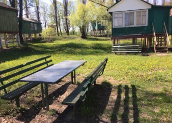 З Генічеська вивозять навіть туристичні будиночки