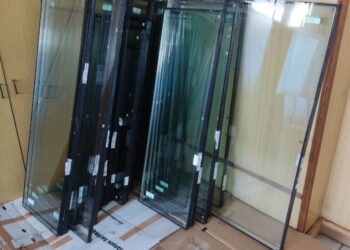 Мешканці Нововоронцовської громади отримують склопакети для відновлення пошкоджених будинків — Новини Херсонщіни