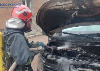 На Преображенській в Кропивницькому палав бус