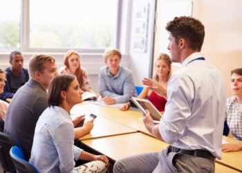 Освітня платформа твого майбутнього: навчання дизайну та розробки з людьми та технологіями