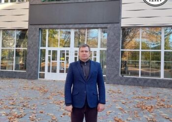 У ХДАЕУ відновлено в’їзну стелу з українською назвою (фото) — Новини Херсонщіни