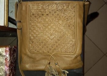 У Кам’янському чоловік вдерся до оселі пенсіонерки та пограбував її – Новини Кам’янське