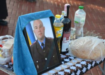 У Кропивницькому провели в останню путь загиблого під Бахмутом земляка — Героя