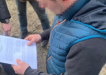 У Запоріжжі ліквідували угруповання ,яке продавало справки призивникам для виїзду за кордон