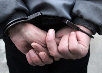 В Кам’янському чоловік обікрав схованку пенсіонера зі 140 тисячами гривень та золотими прикрасами – Новини Кам’янське