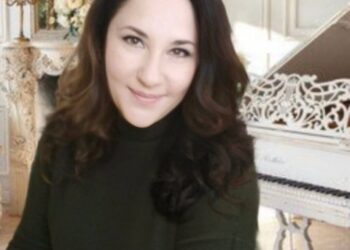 Вчителька музики стала директоркою від окупаційної влади у новоолексіївській школі — Новини Херсонщіни