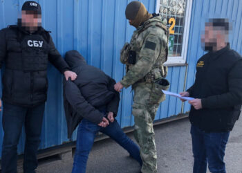 Банда у Дніпрі вибивала у містян вигадані борги, погрожуючи фізичною розправою – Новини Кам’янське