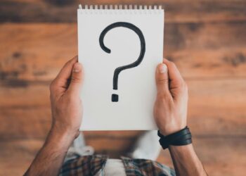 Чи передбачена адмінвідповідальність посадових осіб юридичної особи за  правопорушення, вчинені за періоди, які не належали до їх робот