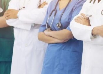 Герої у білих халатах