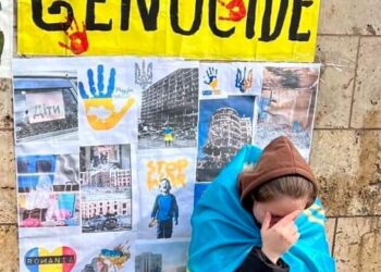 Херсонці вийшли на мітинг під стіни російського посольства в Румунії — Новини Херсонщіни