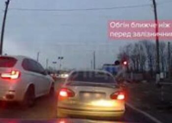 Кропивницькі патрульні нагадали водіям про правила здійснення обгону