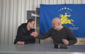 Пять флагов Никополя едут под Бахмут, нашим пацанам » газета Мій Нікополь