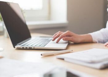 Протягом якого терміну організації мають подати заяву 1-РН з метою отримання статусу неприбуткової організації?