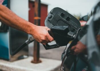 Що буде з цінами на паливо в Україні: прогноз від одеського економіста — Новини Херсонщіни