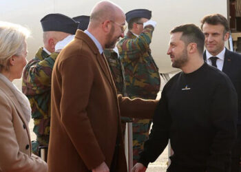 Зеленський прибув до Брюсселя на саміт ЄС разом із Макроном | Новини Політики