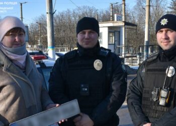 Жіночка в Кропивницькому не помітила, як втратила номери від авто