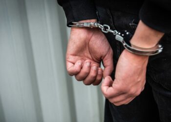 Херсонця відправили за ґрати за пограбування магазину