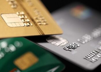 Чи поширюється обмеження щодо граничної суми розрахунків на розрахунки, які проводяться із застосуванням електронних платіжних карток