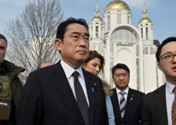 Фуміо Кісіда прибув до Києва та відвідав Бучу — подробиці | Новини Політики