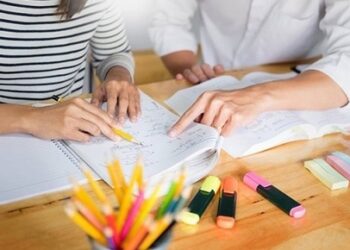 Який молодець, – у Рівному 15-річний школяр пропонує послуги репетитора