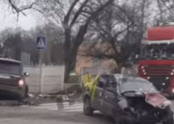 Кіровоградщина: В Олесандрії на перехресті не розминулися автівки