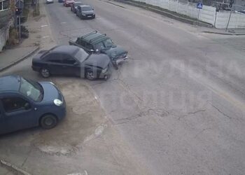 На розі Преображенської та Кропивницького сталася потрійна аварія