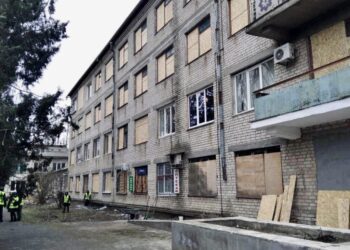 Пошкоджену обстрілами інфраструктуру продовжують відновлювати у Миколаєві — Новини Херсонщіни