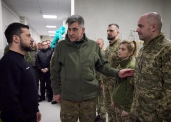 Президент України Володимир Зеленський нагородив лікарів із Рівненщини