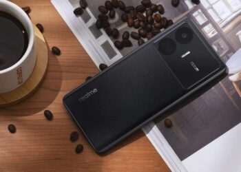 realme GT Neo 5 SE появился на фотографии: один из первых смартфонов на рынке с чипом Snapdragon 7+ Gen 2