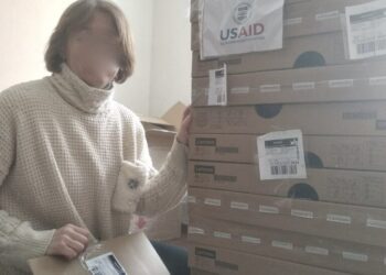 Розграбовані школи Херсона почали отримувати обладнання — Новини Херсонщіни