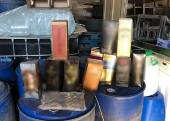 У двох жителів Рівненської громади вилучили незаконні алкоголь та цигарки на мільйон гривень (ФОТО)