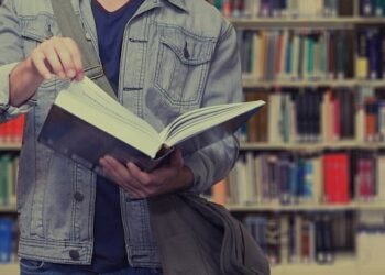 В Міносвіти розповіли, як триває навчання в Україні під час війни | Новини Політики