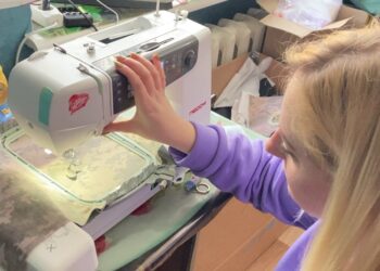 Військова підтримка шевронами: історія жительки Нової Каховки з Херсонщини та її брата — Новини Херсонщіни