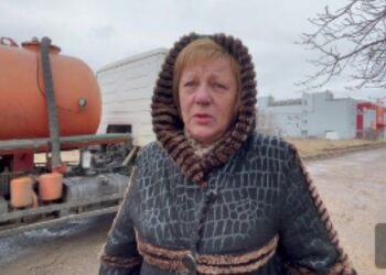 Водоканальці розповіли, що знаходять у колекторі — навіть долари трапляються