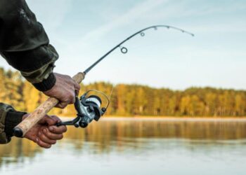 Чоловік, який вийшов на човні рибалити, загинув від обстрілу росіян — Новини Херсонщіни