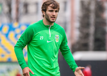 Официально. КДК УАФ дисквалифицировал Червака на 6 месяцев за толчок арбитра (13 апреля 2023 г.) — Новости футбола