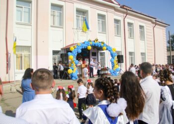 Шість сотень дітей з Генічеська навчаються в українській школі — Новини Херсонщіни