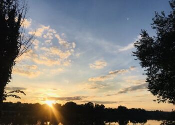 У Києві — метеорит, а в Кропивницькому — подвійна веселка