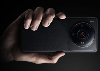 Xiaomi 13 Ultra сможет проработать целых 60 минут на 1% заряда аккумулятора