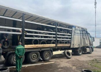 З Рівного до Києва відвезли відпрацьовану гуму