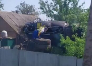 Кіровоградщина: У Малій Висці авто опинилося на даху будинку