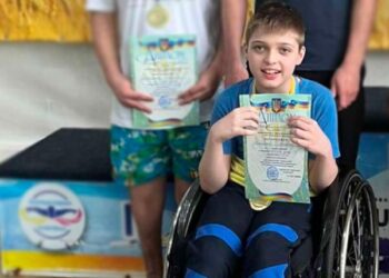 Кропивницький спортсмен на візку привіз зі змагань із плавання дві золоті медалі