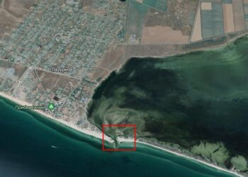 Російські загарбники засипають прошийок між Джарилгачем та материковою частиною