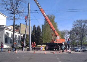 У Рівному на Соборній ускладнено рух