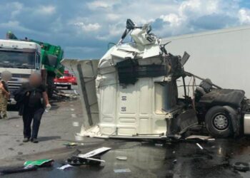 Фура перекинулася й заблокувала трасу Київ-Одеса поблизу Данилової Балки