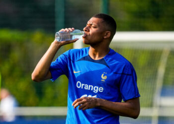 Килиан Мбаппе сообщил руководству ПСЖ, что не будет продлевать контракт с командой (13 июня 2023 г.) — Новости футбола